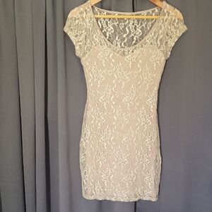 Guess Elegant Lace Dress in Cream